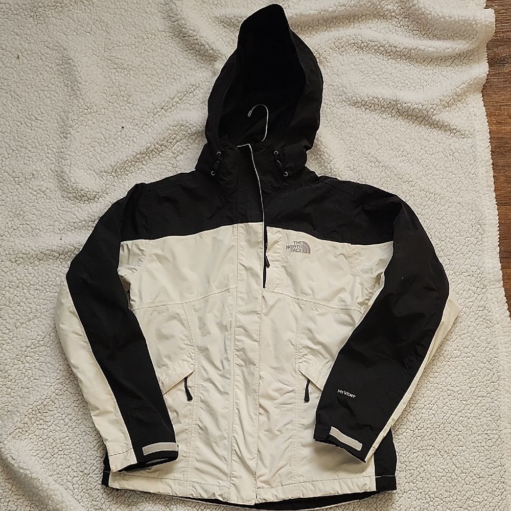 The North Face HyVent Colorblock Hooded Rain Jacket - Women’s S Spring Weather
